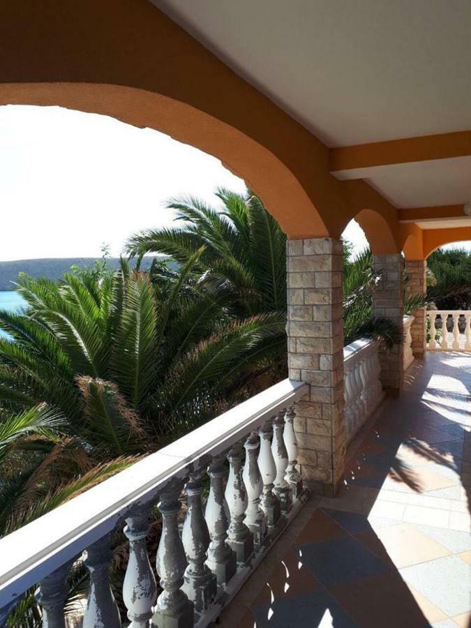 Apartments Horvat On Island Pag Vlasici Exterior photo