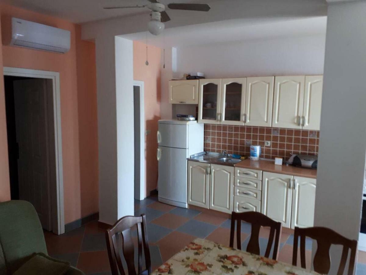 Apartments Horvat On Island Pag Vlasici Exterior photo